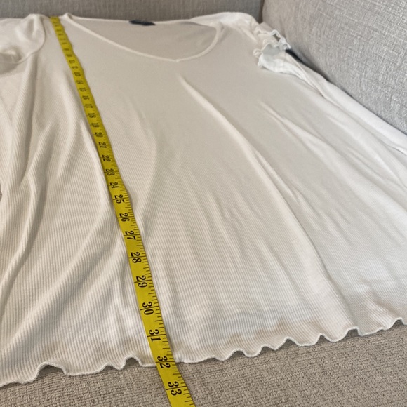 Modcloth Flutter Lettuce Hem Ribbed V-Neck White Shirt 2X - Picture 11 of 12